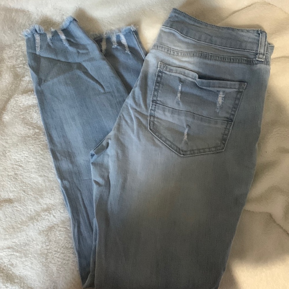 Refuge Distressed jeans